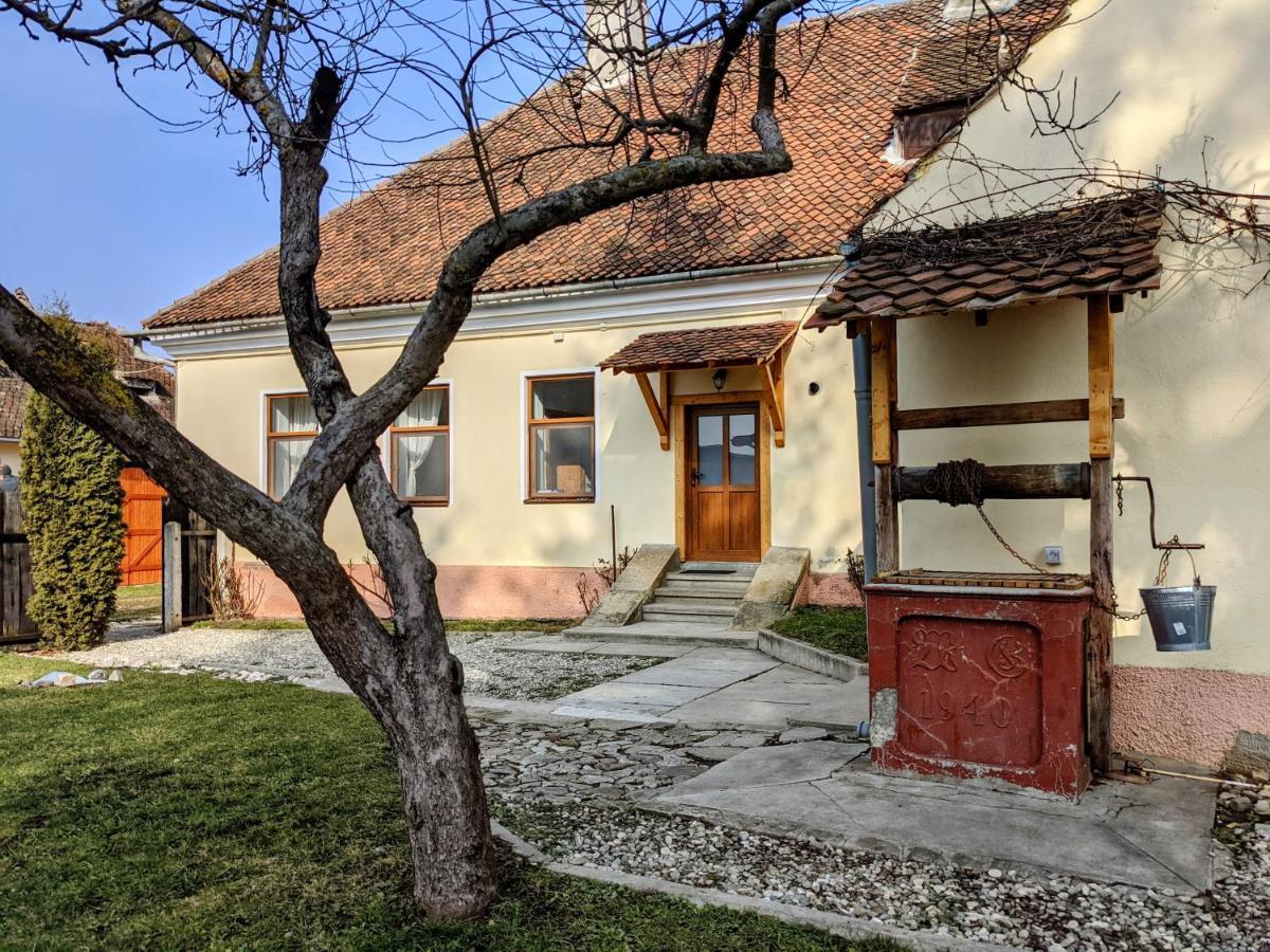 Gaestehaus Honigberg Next To The Fortified Church Of Hărman المظهر الخارجي الصورة