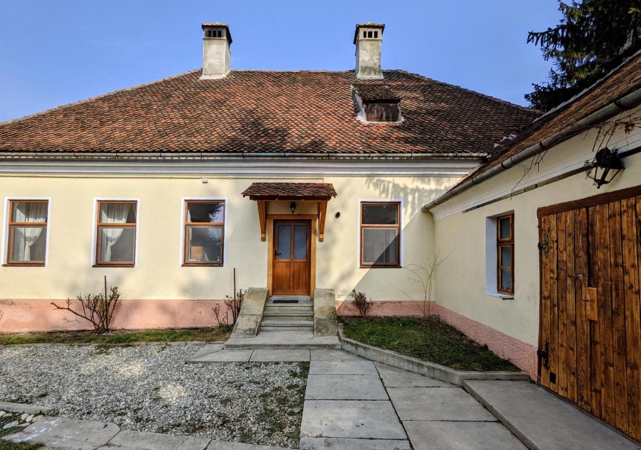 Gaestehaus Honigberg Next To The Fortified Church Of Hărman المظهر الخارجي الصورة